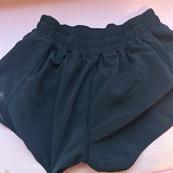 lululemon hotty hot short - Picture 2 of 4